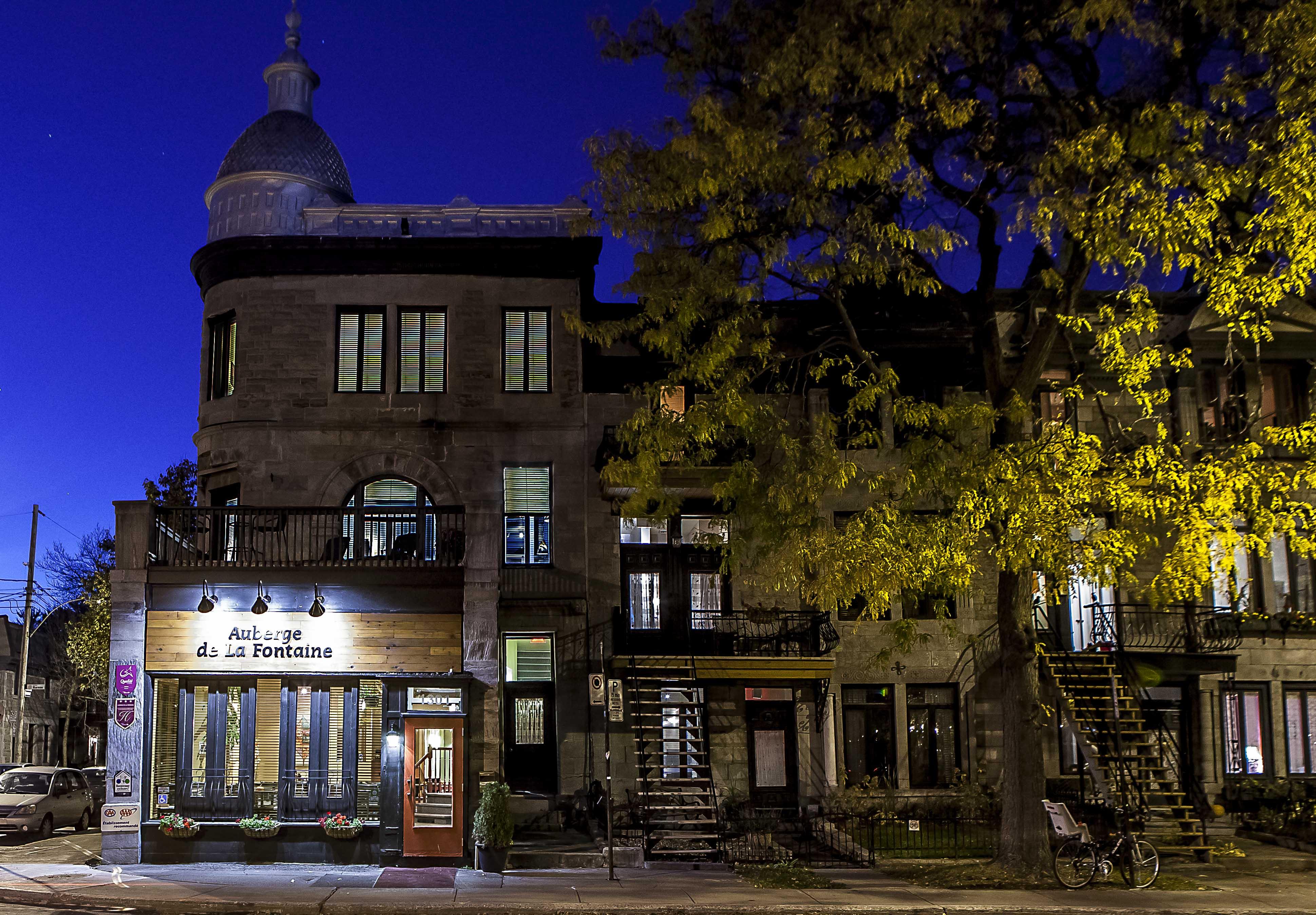 Auberge De La Fontaine Hotel Montreal Exterior photo